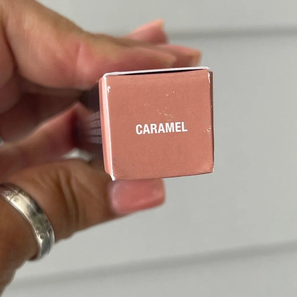 ANASTASIA BEVERLY HILLS Brillant Lip Gloss In Caramel(Soft Peachy Brown)